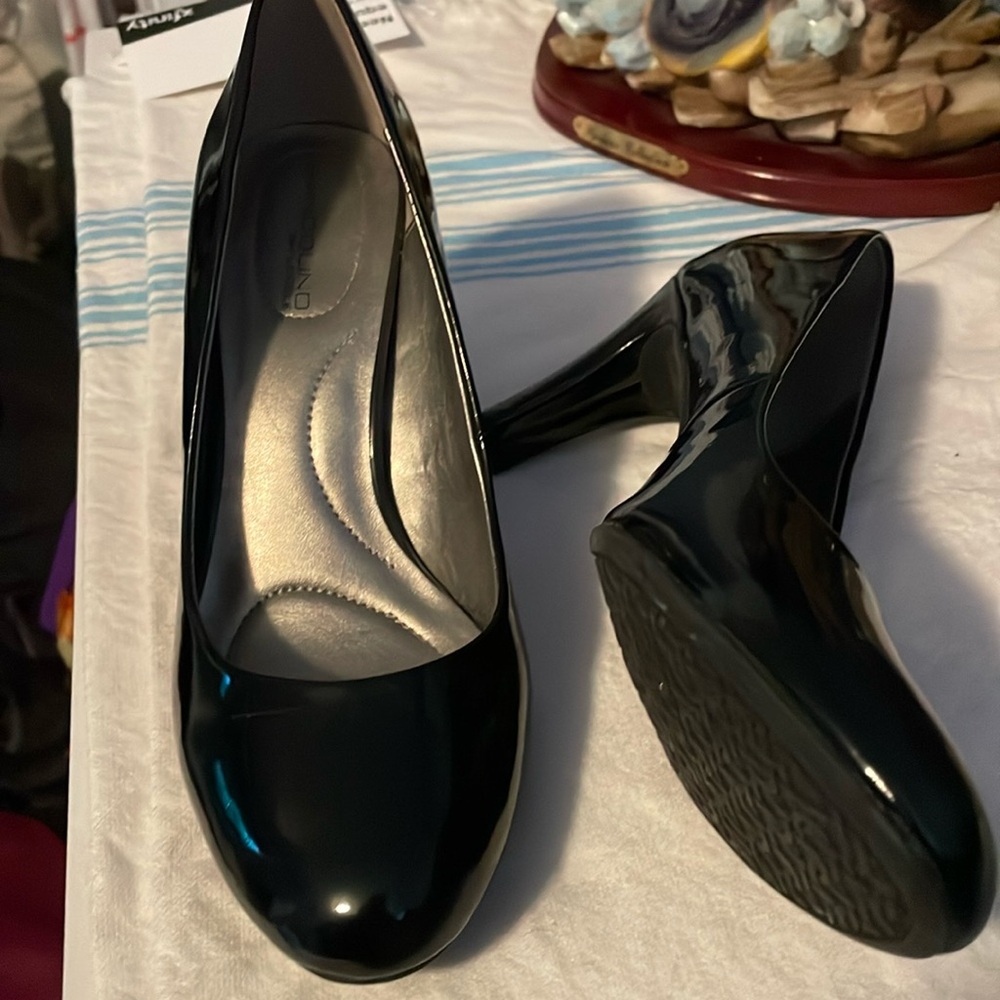 Gently worn Black Patent Leather pumps